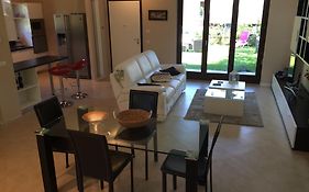 Luxury Villa Park